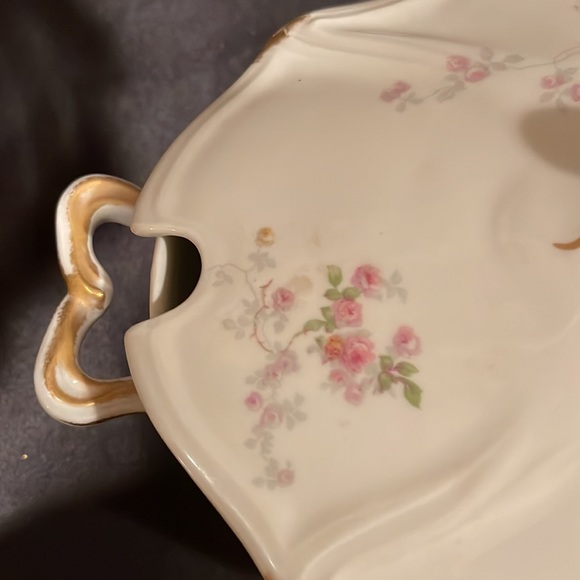 C. Ahernfeldt, Pink Floral With Green Leaves Pattern, Limoges: Large Tureen - Picture 8 of 10